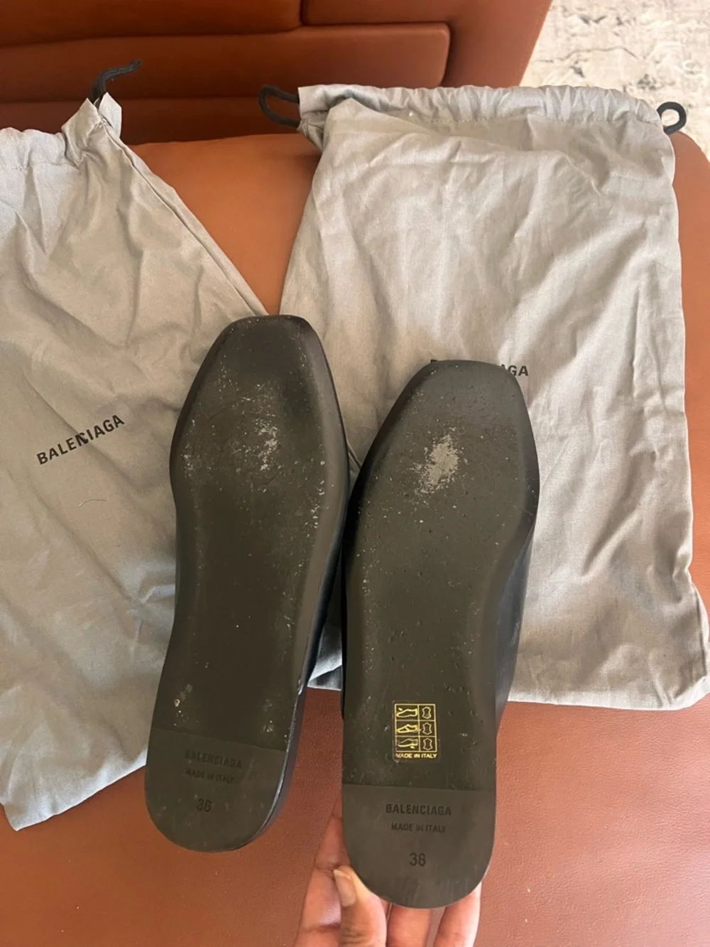 Authentic Balenciaga, black flats with gold emblem. - Picture 4 of 8